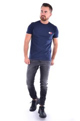 T-shirt TJM TOMMY BADGE TEE NAVY BLUE TOMMY JEANS