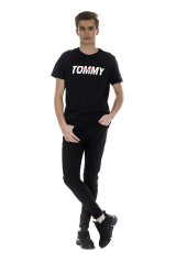 T-shirt czarny LAYERED GRAPHIC TEE TOMMY JEANS
