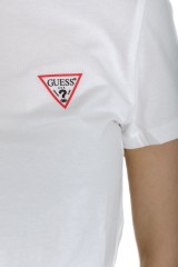 T-shirt z małym logo na piersi biały GUESS