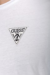 T-shirt biały z logo GUESS