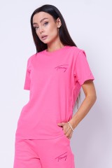 T-shirt różowy z naszywanym logo TOMMY JEANS