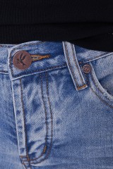 Szorty jeansowe z ozdobnymi guziakmi w pasie BANDITS ONETEASPOON